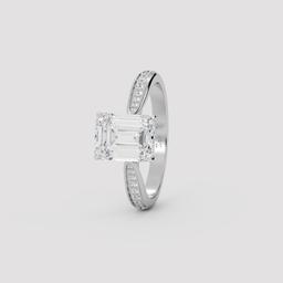 Emerald Majesty Ring