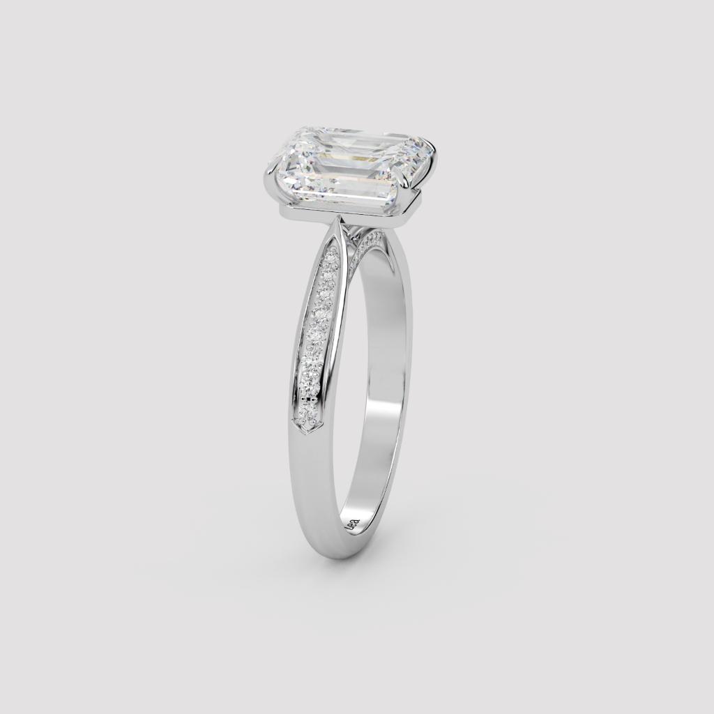 Emerald Majesty Ring