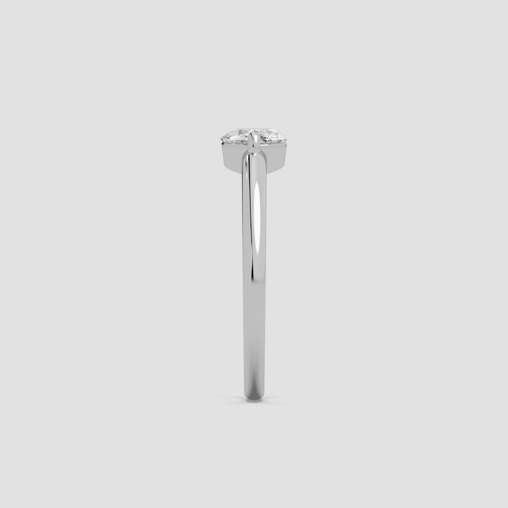 Seraphic Oval Solitaire